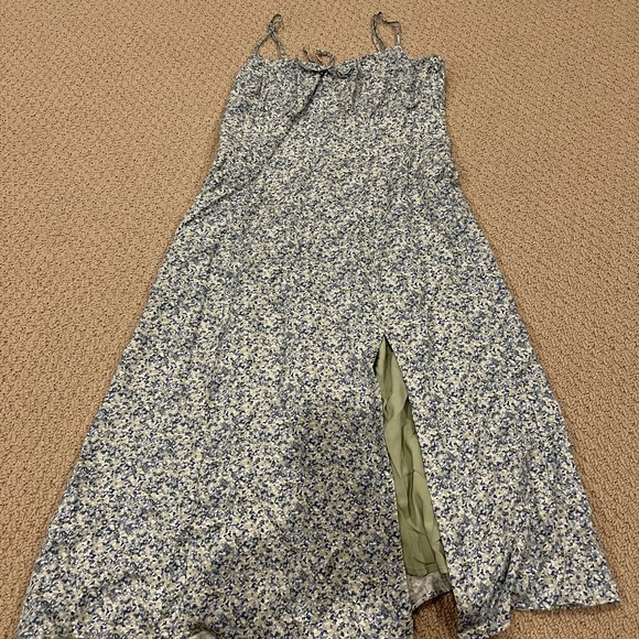 Abercrombie & Fitch Dresses & Skirts - Abercrombie Midi Dress